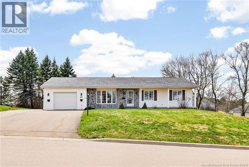 44 Woolridge St, Riverview, NB, E1B4G3 | Card Image