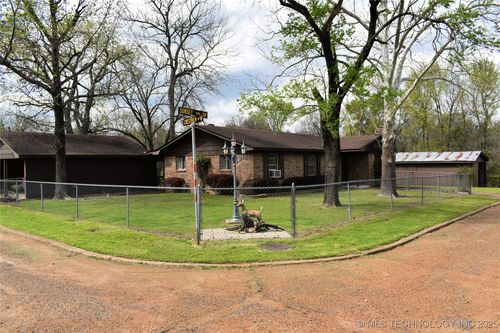 701 Sunset Blvd, Hugo, OK, 74743-3645 | Card Image