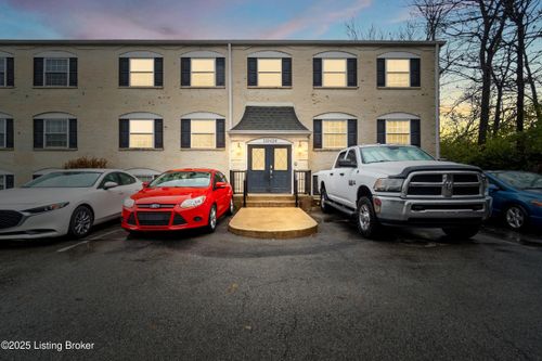 122 Middletown Sq, Middletown, KY, 40243-1459 | Card Image
