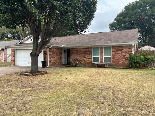 2609 N Casa Blanca Ct, Arlington, TX, 76015-1039 | Card Image