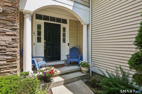 27-27 Maura Ln, Danbury, CT, 06810-7118 | Card Image