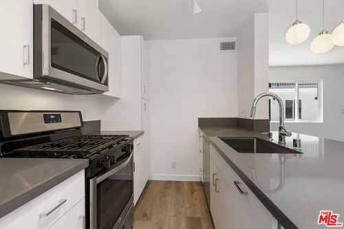 11-6736 Woodley Ave, Van Nuys, CA, 91406 | Card Image