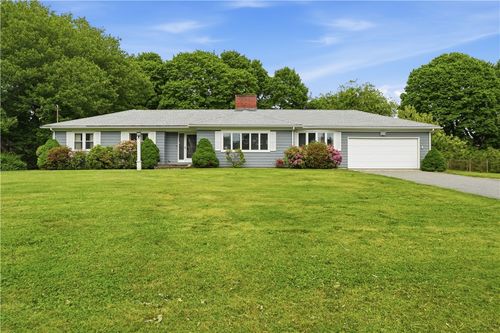 8 Wabasso Ter, Middletown, RI, 02842-5242 | Card Image