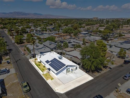 360 Vandalia St, Las Vegas, NV, 89106-3942 | Card Image