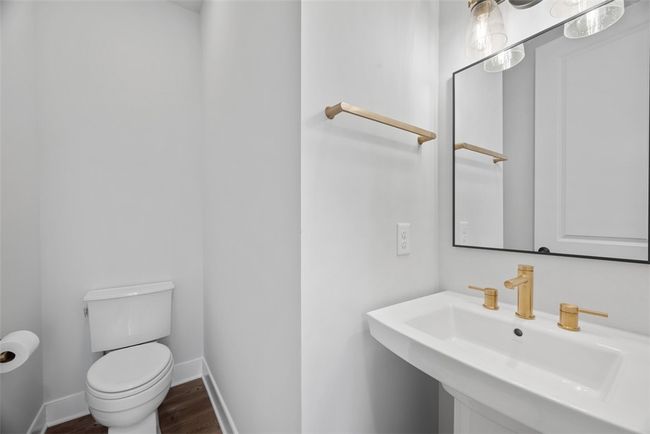 Powder room on 1st floor | Image 19