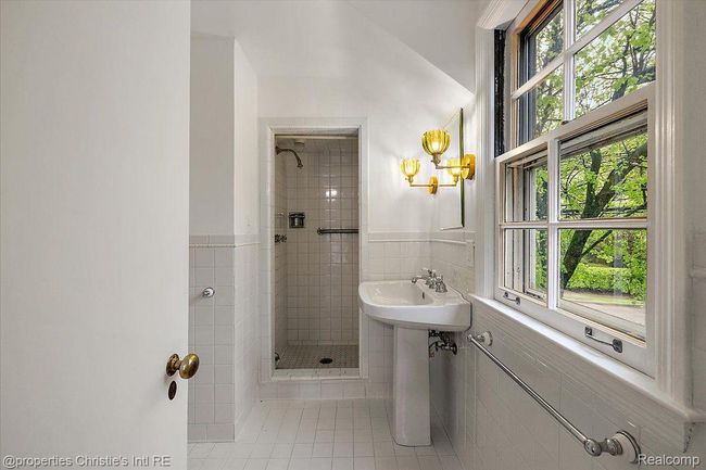 75 Grosse Pointe Blvd, House other with 3 bedrooms, 3 bathrooms and null parking in Grosse Pointe Farms MI | Image 18