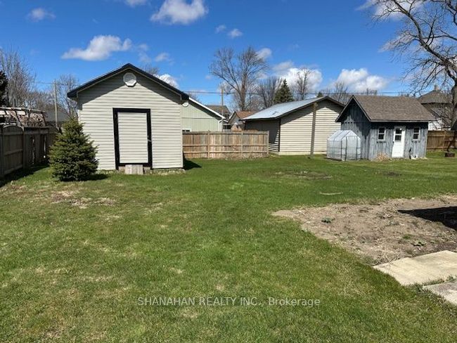 577 Erie Street, House other with 3 bedrooms, 2 bathrooms and 3 parking in Warwick ON | Image 16