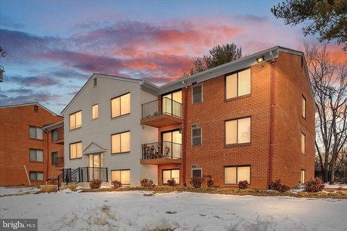 1-125 Clubhouse Dr Sw, LEESBURG, VA, 20175-4224 | Card Image