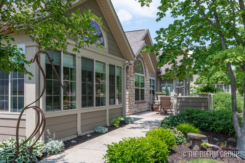 955 Bridge Crest Dr, Ada, MI, 49301-7830 | Card Image