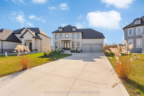 77 Noble Crt, Amherstburg, ON, N9V0G8 | Card Image