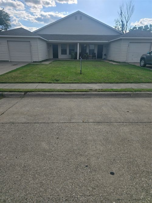 105 Garfield St, Garland, TX, 75042-6705 | Card Image