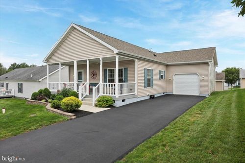 414 Honeysuckle Ln, BLUE BELL, PA, 19422-4272 | Card Image