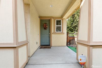 1048 Old Oak Lane, Home with 3 bedrooms, 3 bathrooms and 2 parking in Hayward CA | Image 3