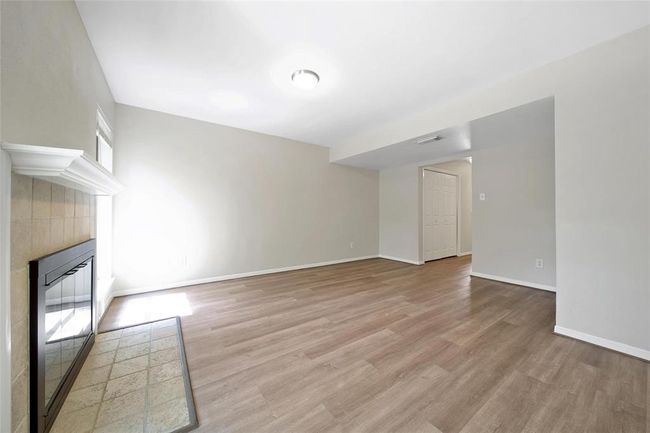 24 W Willowwood Ct, Townhouse with 3 bedrooms, 2 bathrooms and 2 parking in Spring TX | Image 11
