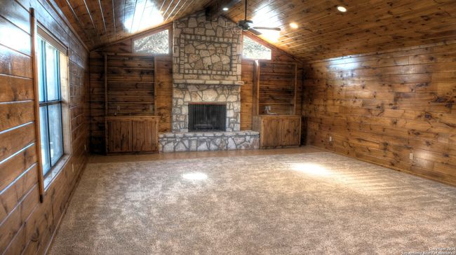 457 N Tomahawk Way, House other with 4 bedrooms, 3 bathrooms and null parking in Concan TX | Image 32