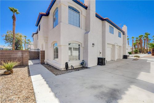 2732 Stargate St, Las Vegas, NV, 89108-4061 | Card Image