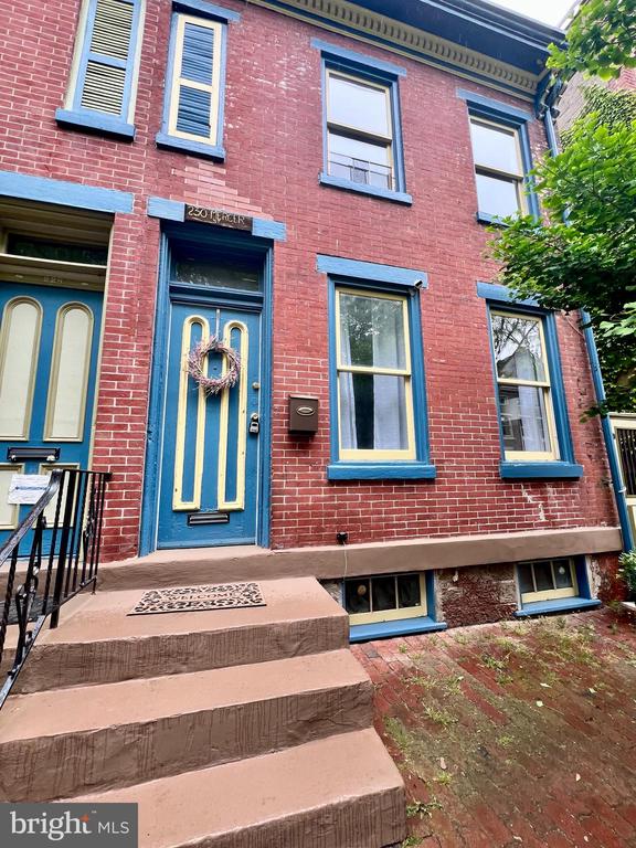 Mercer St, Trenton, NJ 08611