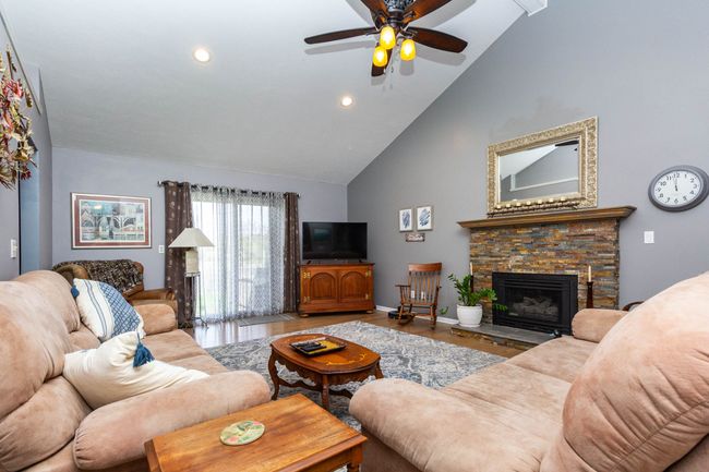 305 Mansfield Dr, House other with 3 bedrooms, 3 bathrooms and null parking in Lapeer MI | Image 6