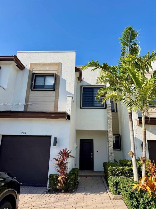405-405 Ne 208th Ter, Miami, FL, 33179-2243 | Card Image