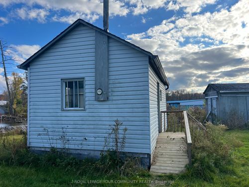 8 Island Dr, Willow Beach, ON, L0E1S0 | Card Image