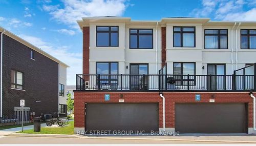 10 Emily Charron Lane, Richmond Hill, ON, L4C5S7 | Card Image