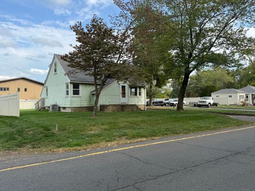 97 Birch St, Southington, CT, 06489-1106 | Card Image