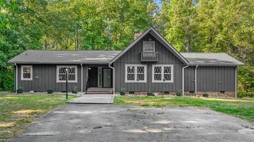 6401 Staffordshire Dr, Archdale, NC, 27263-9456 | Card Image
