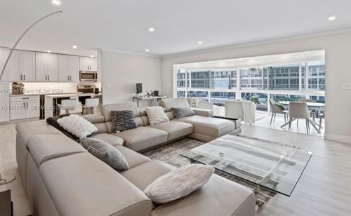 207-3050 Ne 48th St, Fort Lauderdale, FL, 33308-4957 | Card Image