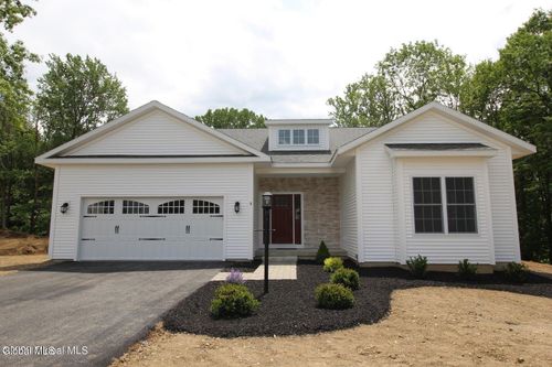 13 Wyatt'S Way, Clifton Park, NY, 12065 | Card Image
