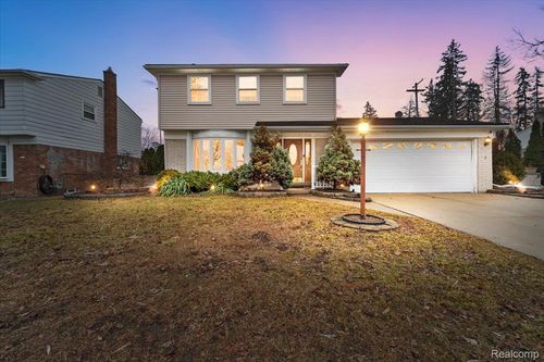 10935 Westlake St, Taylor, MI, 48180-3270 | Card Image