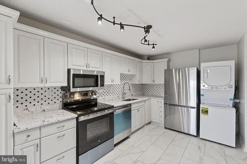apt-1625-203 Yoakum Pkwy, ALEXANDRIA, VA, 22304-3744 | Card Image