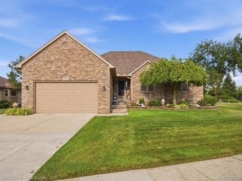 54439 Nicholas, Macomb, MI, 48042-2248 | Card Image