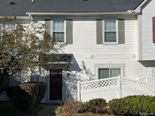 22111 Atlantic Pointe, Farmington Hills, MI, 48336-4327 | Card Image