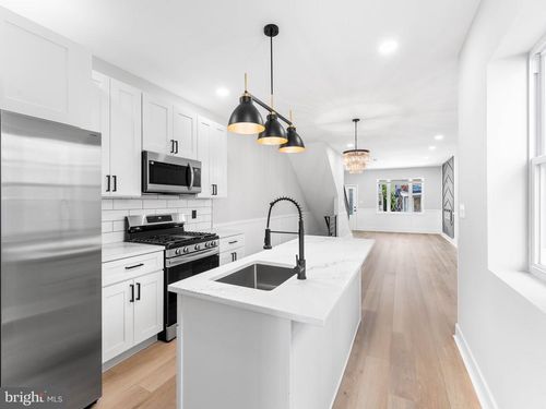5243 N 10th St, PHILADELPHIA, PA, 19141-4009 | Card Image