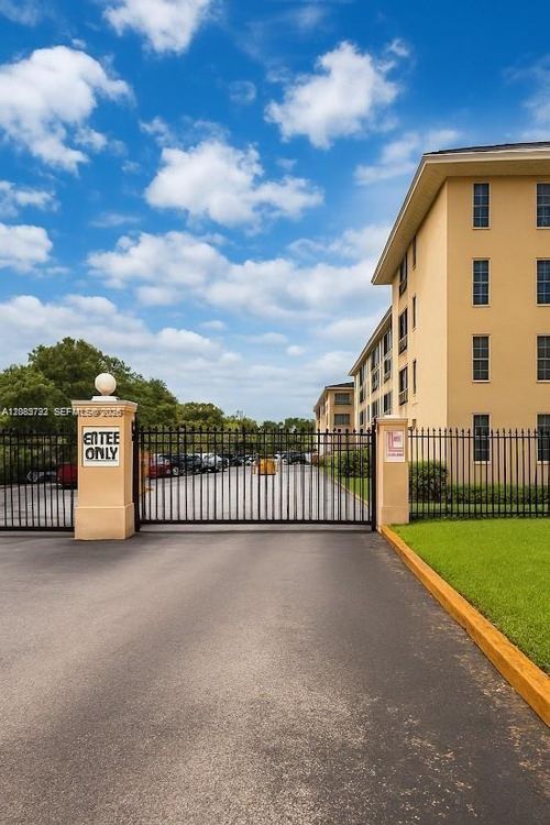 203-4848 Nw 24th Ct, Lauderdale Lakes, FL, 33313-3311 | Card Image