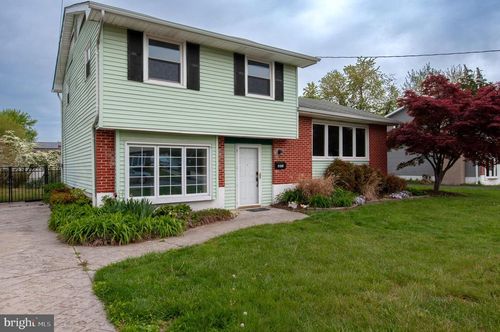 211 Powder Mill Rd, EDGEWATER PARK, NJ, 08010-1934 | Card Image