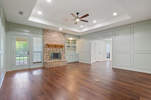 9402 Oak Hill Dr, Woodway, TX, 76712-7721 | Card Image