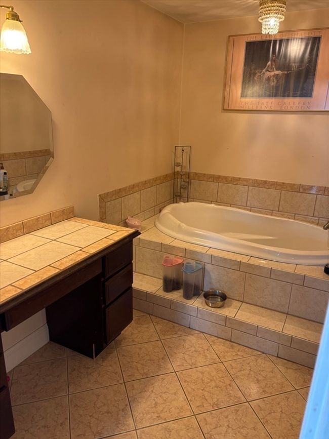 20 Osgood Ave, House other with 3 bedrooms, 2 bathrooms and 3 parking in Lowell MA | Image 16
