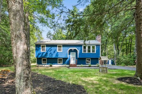 31 Evergreen Dr, Goffstown, NH, 03045-1637 | Card Image