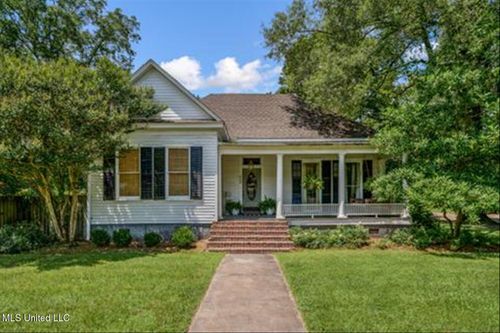 260 E College Ave, Holly Springs, MS, 38635-3121 | Card Image