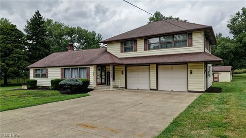 5201 Richville Dr Sw, Navarre, OH, 44662-9731 | Card Image
