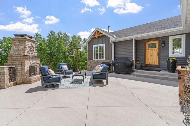 So many options for outdoor relaxation, gardening, and entertaining! | Image 5
