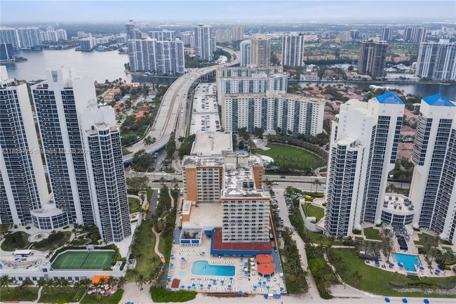 1101 - 19201 Collins Ave, Home with 0 bedrooms, 1 bathrooms and null parking in Sunny Isles Beach FL | Image 5