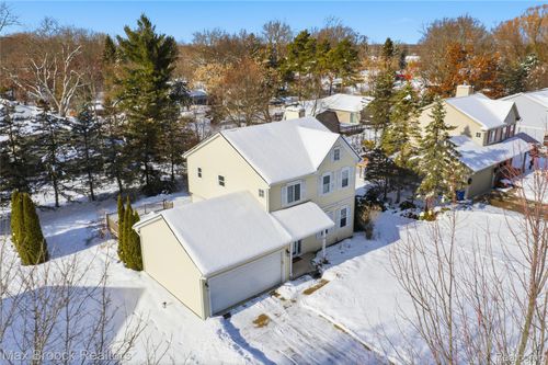 1418 Glenview Dr, Waterford, MI, 48327-2980 | Card Image