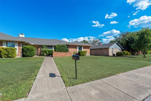 4724 Berridge Ln, Dallas, TX, 75227-2701 | Card Image