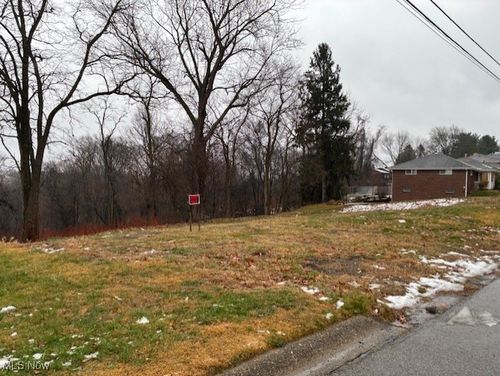 160 N 15th St, Weirton, WV, 26062-2552 | Card Image