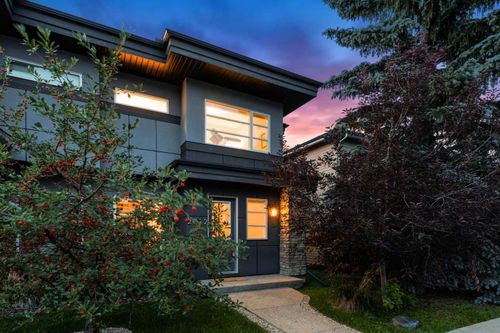 2012 35 Avenue Sw, Calgary, AB, T2T2E1 | Card Image
