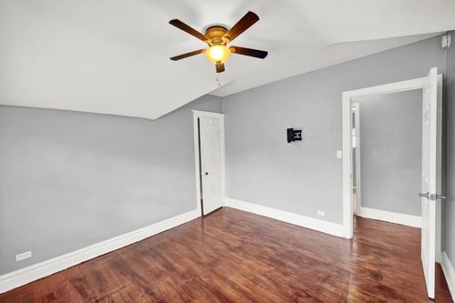1 E 114th St, Chicago, IL, 60628-4921 | Card Image
