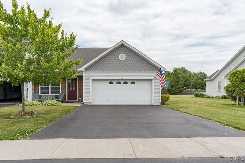 208 Edmund St Ext, Sackets Harbor, NY, 13685-2702 | Card Image