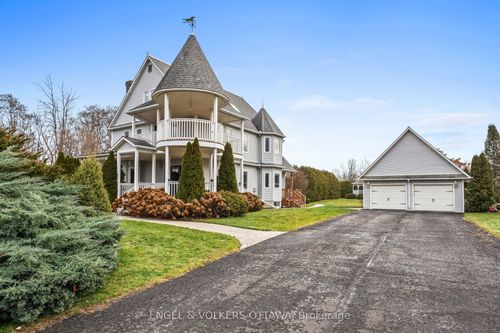 {{alt}} | Card Image